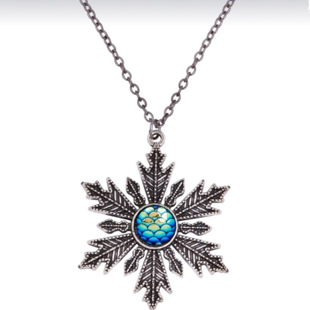 Snow flake mermaid scale necklace